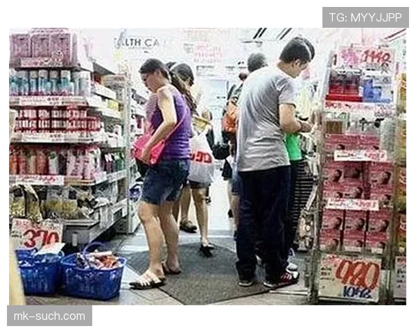 陆光祖穿限量球鞋去菜市场结账慢得像隔壁大妈,这反差也太生活了 陆光祖穿限量球鞋去菜市场结账慢得像隔壁大妈,这反差也太生活了